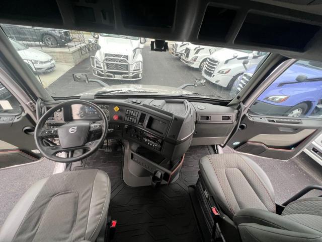 4V4NC9EH7KN225798 - 2019 VOLVO VN VNL GRAY photo 9