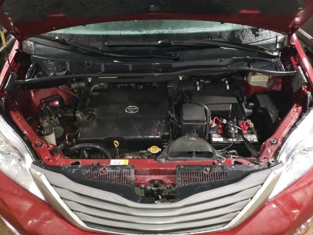 5TDDK3DC9BS023147 - 2011 TOYOTA SIENNA XLE RED photo 12