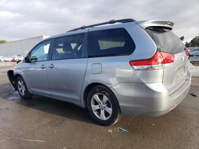 5TDKK3DC6BS127442 - 2011 TOYOTA SIENNA LE SILVER photo 2