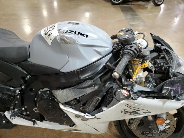 JS1GR7MAXN7101491 - 2022 SUZUKI GSX-R750 GRAY photo 11