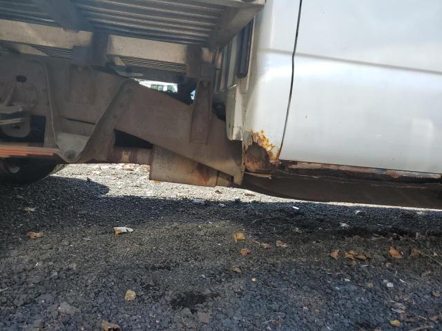 1GCJK33G81F147710 - 2001 CHEVROLET SILVERADO K3500 WHITE photo 9