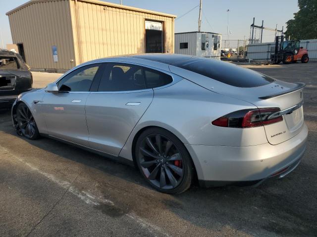 5YJSA1H21EFP65700 - 2014 TESLA MODEL S ვერცხლისფერი ფოტო 2
