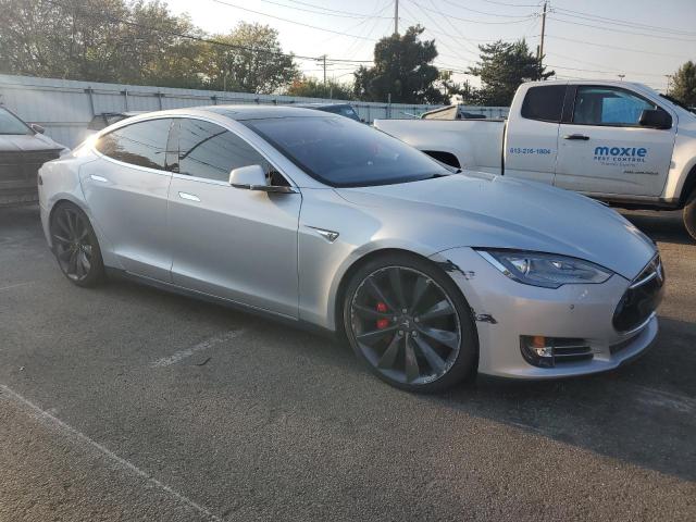 5YJSA1H21EFP65700 - 2014 TESLA MODEL S ვერცხლისფერი ფოტო 4