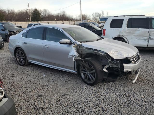 1VWDT7A38HC008235 - 2017 VOLKSWAGEN PASSAT R-LINE Silber Foto 4