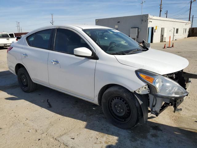 3N1CN7AP3JL816100 - 2018 NISSAN VERSA S WHITE photo 4