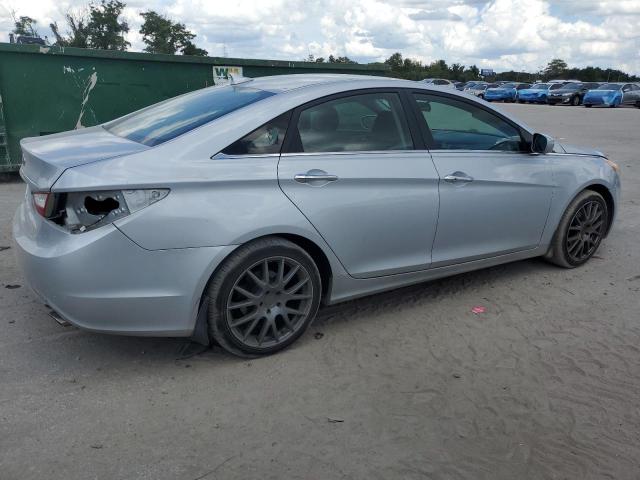 5NPEC4AC7BH118193 - 2011 HYUNDAI SONATA SE 银色 照片 3