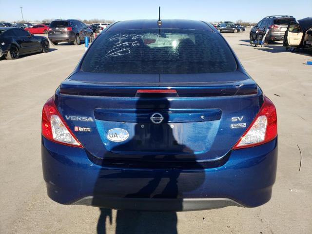 3N1CN7APXJL887830 - 2018 NISSAN VERSA S BLUE photo 6