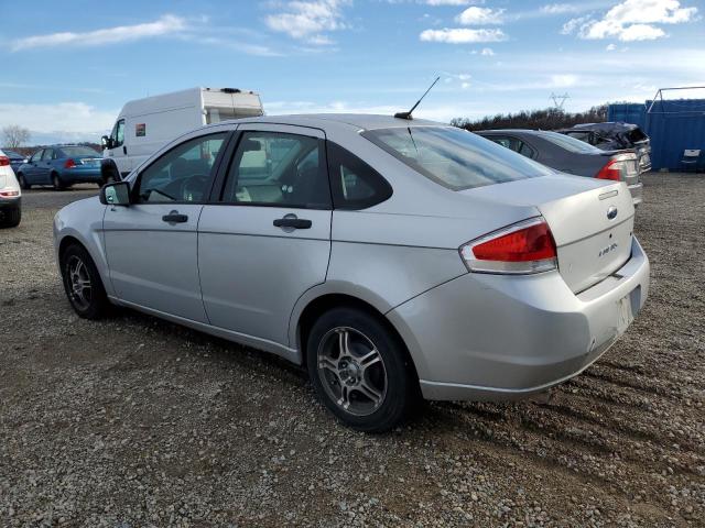 1FAHP35N99W105592 - 2009 FORD FOCUS SE SILVER photo 2