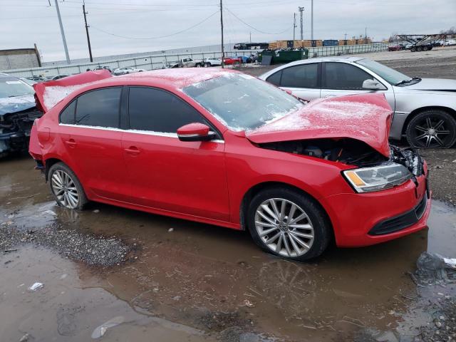 3VWDP7AJ2DM377300 - 2013 VOLKSWAGEN JETTA SE RED photo 4