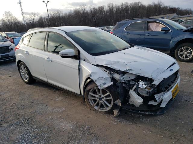 1FADP3K26FL292442 - 2015 FORD FOCUS SE WHITE photo 4