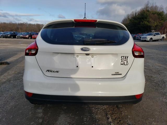 1FADP3K26FL292442 - 2015 FORD FOCUS SE WHITE photo 6