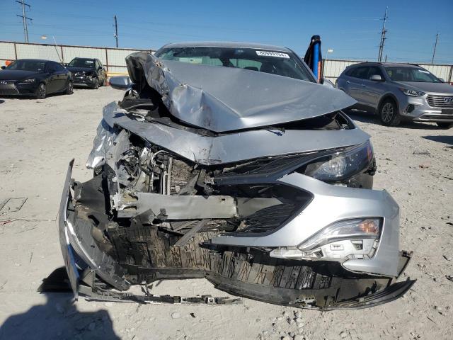 1G1ZG5ST7KF226973 - 2019 CHEVROLET MALIBU RS SILVER photo 5