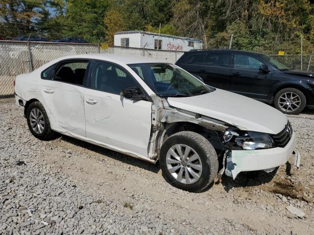 1VWAH7A33CC018250 - 2012 VOLKSWAGEN PASSAT S WHITE photo 4