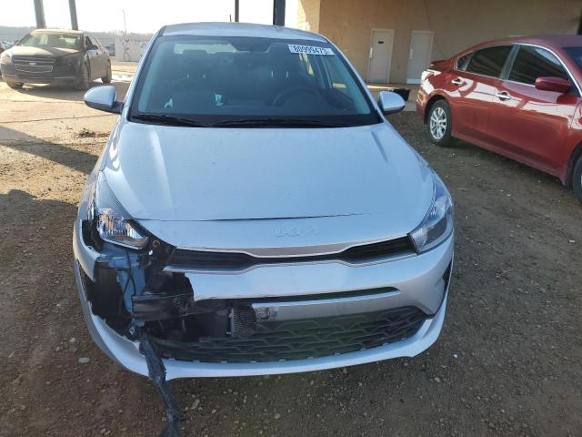 3KPA24AD0PE566815 - 2023 KIA RIO LX SILVER photo 5