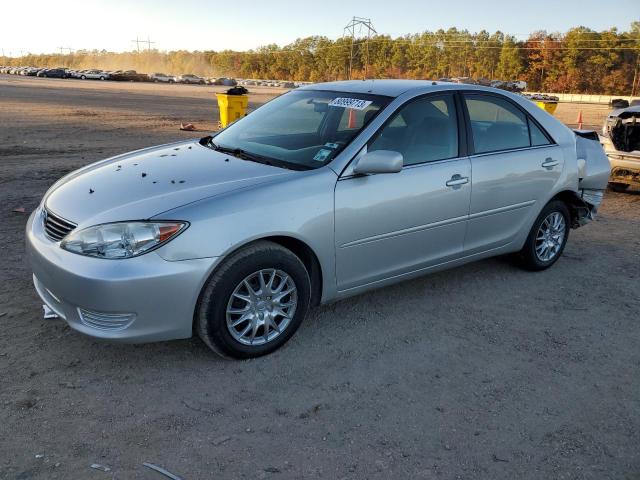 4T1BE32K15U083184 - 2005 TOYOTA CAMRY LE SILVER photo 1