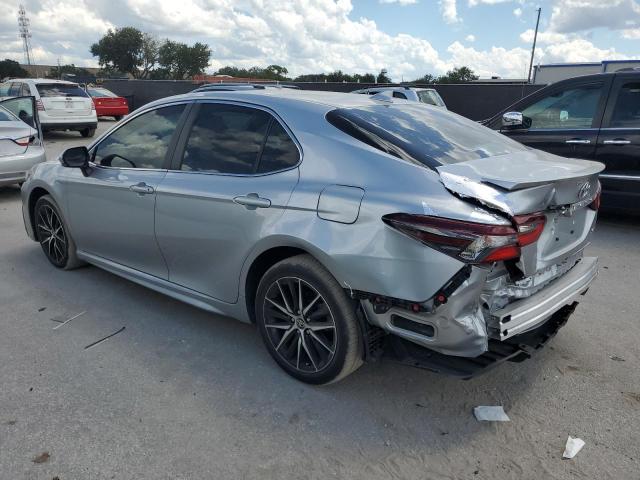 4T1G11AK9RU857680 - 2024 TOYOTA CAMRY SE NIGHT SHADE SILVER photo 2