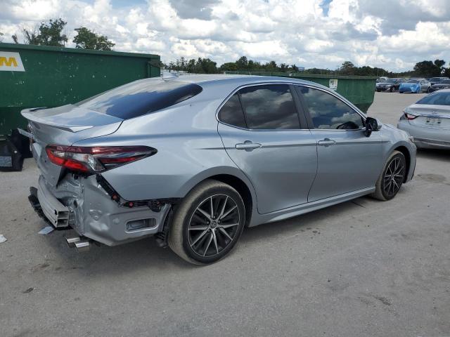 4T1G11AK9RU857680 - 2024 TOYOTA CAMRY SE NIGHT SHADE SILVER photo 3