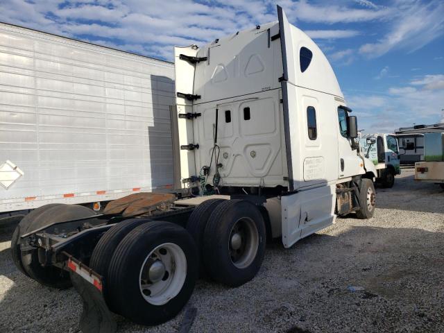 3AKJGLDR7HSHH8490 - 2017 FREIGHTLINER CASCADIA 1 WHITE photo 4