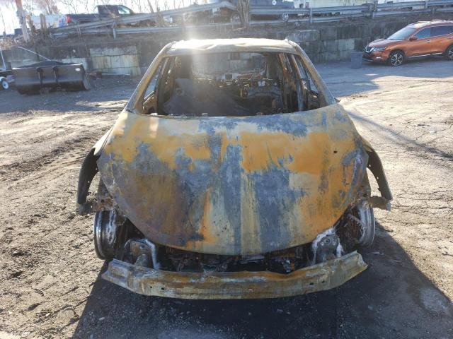 5NMZUDLB1HH007101 - 2017 HYUNDAI SANTA FE S BURN photo 5