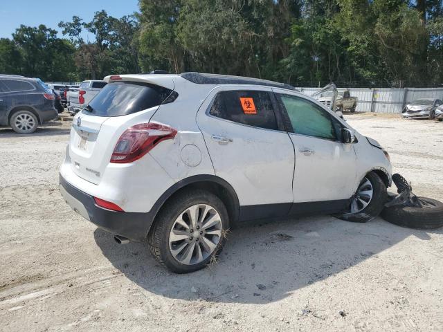 KL4CJESB0JB652123 - 2018 BUICK ENCORE PREFERRED Белый фото 3