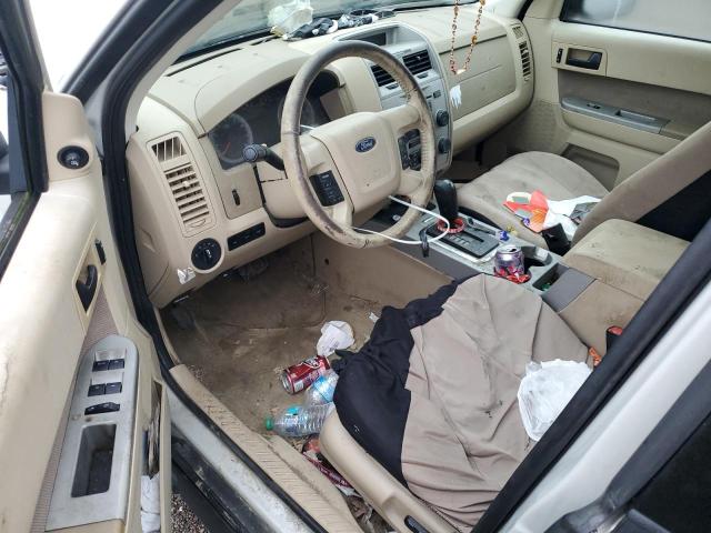 1FMCU93G29KA07902 - 2009 FORD ESCAPE XLT WHITE photo 8