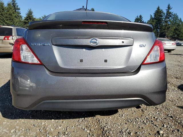 3N1CN7AP0JL844002 - 2018 NISSAN VERSA S GRAY photo 6
