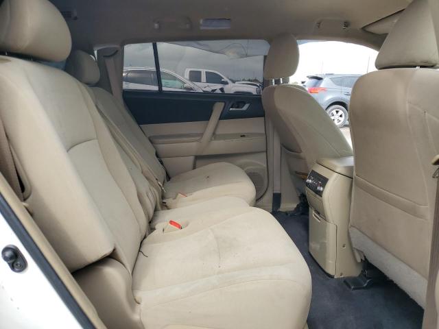 5TDZK3EH8DS119175 - 2013 TOYOTA HIGHLANDER BASE Білий фото 11