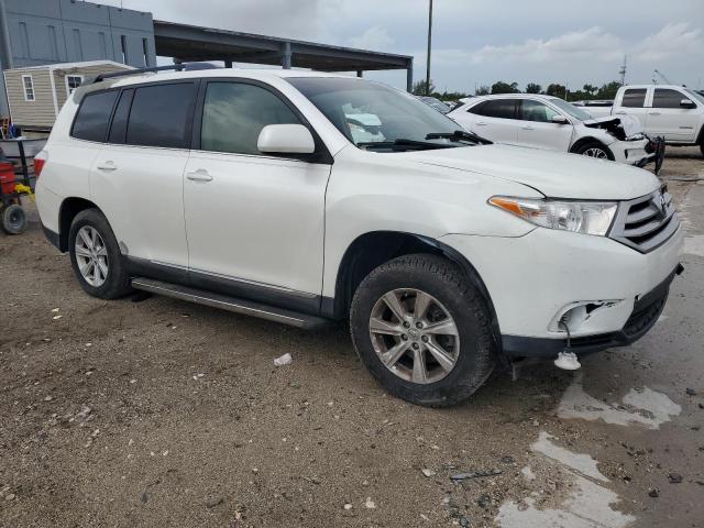 5TDZK3EH8DS119175 - 2013 TOYOTA HIGHLANDER BASE Білий фото 4