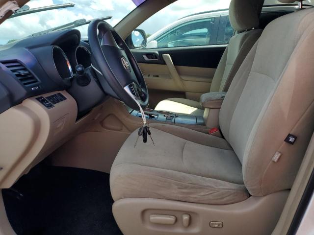 5TDZK3EH8DS119175 - 2013 TOYOTA HIGHLANDER BASE Білий фото 7