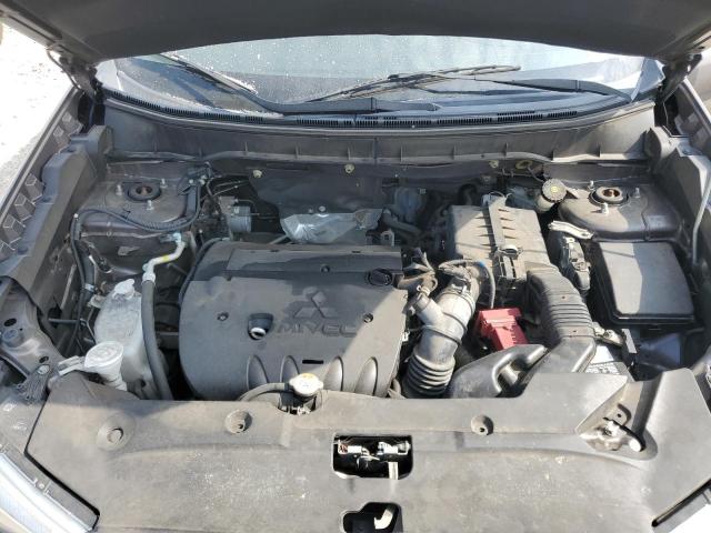 JA4AP3AU5JU006061 - 2018 MITSUBISHI OUTLANDER ES Boz foto 12