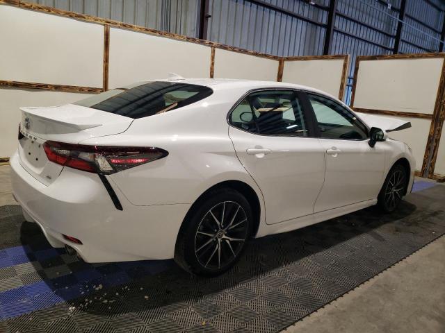 4T1G11AKXRU188707 - 2024 TOYOTA CAMRY SE NIGHT SHADE WHITE photo 3