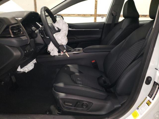 4T1G11AKXRU188707 - 2024 TOYOTA CAMRY SE NIGHT SHADE WHITE photo 7