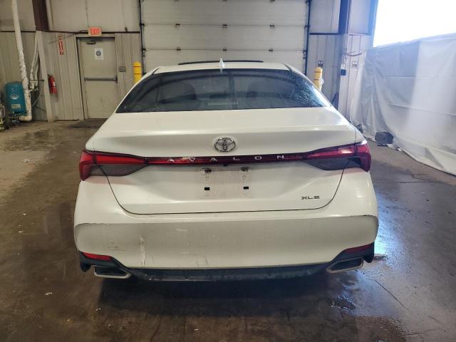 4T1AZ1FB4LU045637 - 2020 TOYOTA AVALON XLE Biały zdjęcie 6