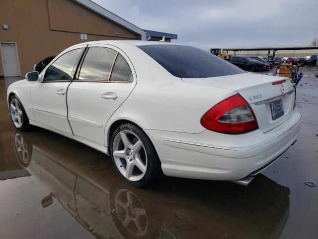 WDBUF56X89B431753 - 2009 MERCEDES-BENZ E 350 WHITE photo 2