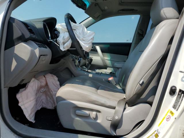 5TDZK3EH0CS071573 - 2012 TOYOTA HIGHLANDER BASE Белый фото 7