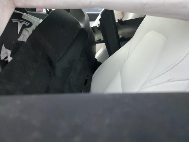 7SAYGDEF2NF398505 - 2022 TESLA MODEL Y Rot Foto 8