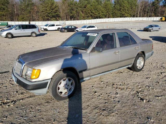 WDBEA30D7JA631541 - 1988 MERCEDES-BENZ 300 E SILVER photo 1