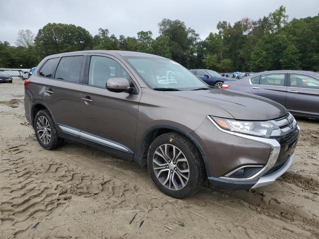 JA4AZ3A32GZ035076 - 2016 MITSUBISHI OUTLANDER SE BROWN photo 4