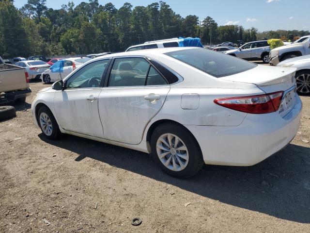 4T4BF1FK7FR513576 - 2015 TOYOTA CAMRY LE 白色 照片 2