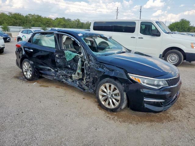5XXGU4L3XHG141068 - 2017 KIA OPTIMA EX BLACK photo 4