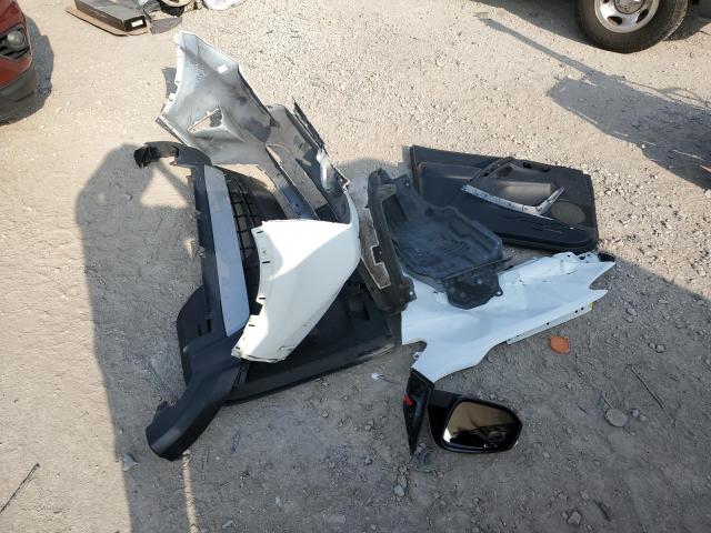 JTMRFREV0HJ135936 - 2017 TOYOTA RAV4 XLE Weiß Foto 13