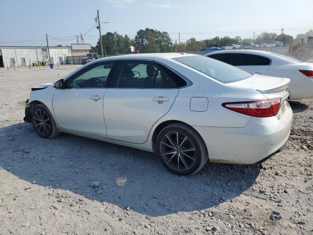 4T1BF1FK5HU350973 - 2017 TOYOTA CAMRY LE თეთრი ფოტო 2