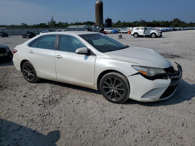 4T1BF1FK5HU350973 - 2017 TOYOTA CAMRY LE თეთრი ფოტო 4