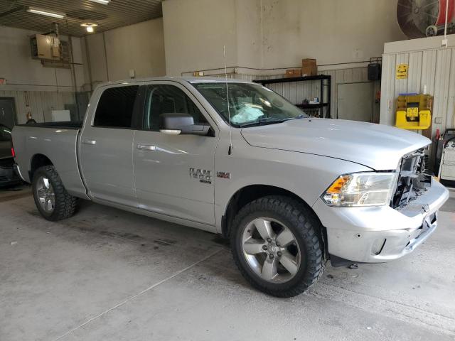 1C6RR7TT4KS556189 - 2019 RAM 1500 CLASS SLT Сріблястий фото 4