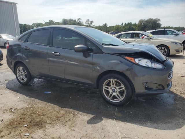 3FADP4BJ2JM106626 - 2018 FORD FIESTA SE GRAY photo 4