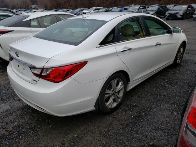 5NPEC4AC4DH556995 - 2013 HYUNDAI SONATA SE WHITE photo 3