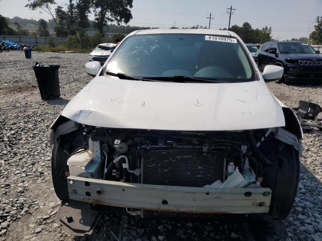 3N1CN7AP3JL827260 - 2018 NISSAN VERSA S Weiß Foto 5