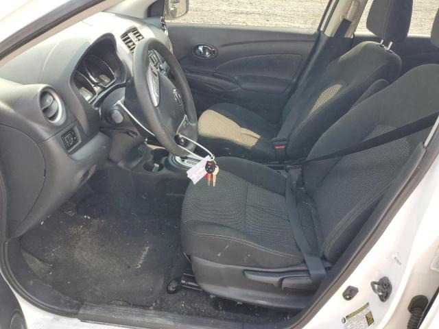 3N1CN7AP3JL827260 - 2018 NISSAN VERSA S Weiß Foto 7