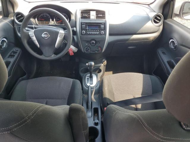 3N1CN7AP3JL827260 - 2018 NISSAN VERSA S Weiß Foto 8