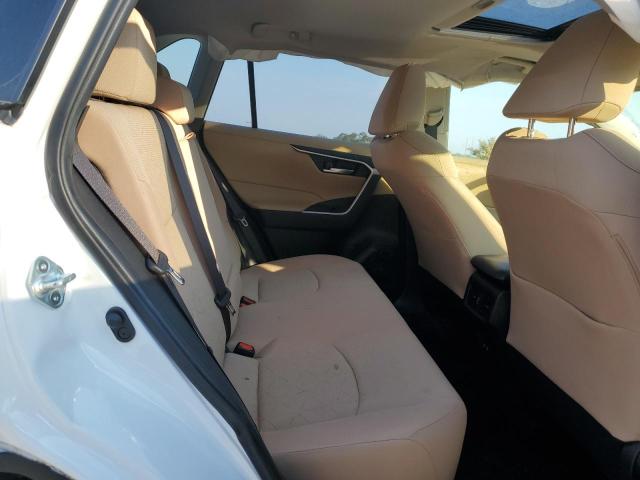 JTMP1RFV6KD023247 - 2019 TOYOTA RAV4 XLE 白色 照片 11